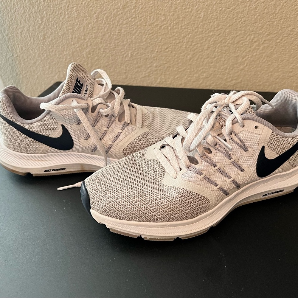 Grey Nike Run Swift